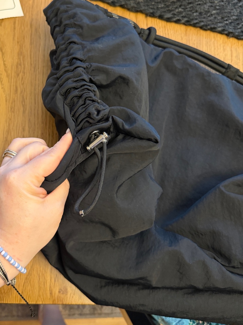 Lululemon Ruched Convertable Tote 16 L - Picture 5 of 9